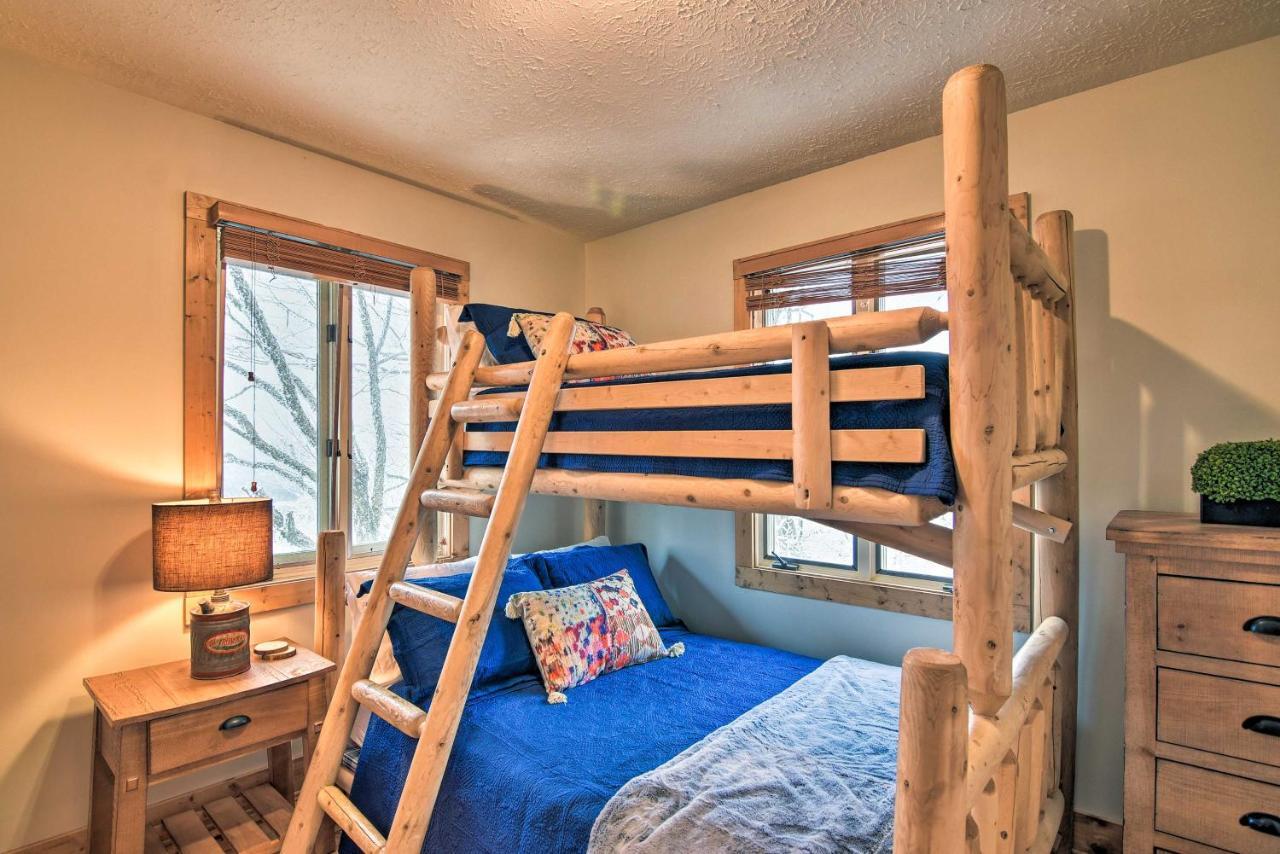 Cabin With Hot Tub And Mountain Views Less Than 5 Mi To Boone 布洛英罗克山 外观 照片
